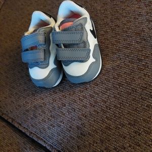 Infant Nikes sz
